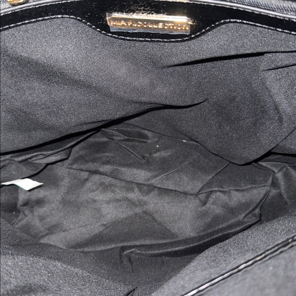 MIA K COLLECTION Chic Black Crossbody Bag with Gold Zipper Detail - Picture 7 of 11